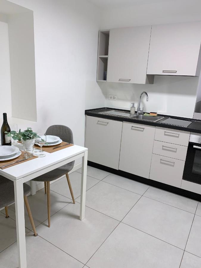 Apartment The Hidden Studio; Comfy & Close To The Lugano